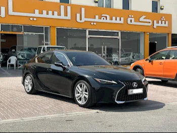 لكزس  اي اس  350  2023  اوتوماتيك  17,000 كم  6 سلندر  دفع خلفي  سيدان  أسود  تحت الضمان