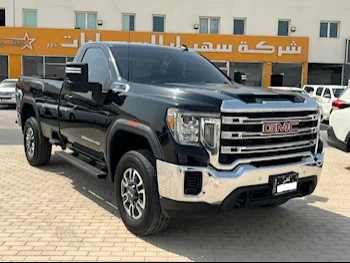 GMC  Sierra  2500 HD  2022  Automatic  54,000 Km  8 Cylinder  Four Wheel Drive (4WD)  Pick Up  Black