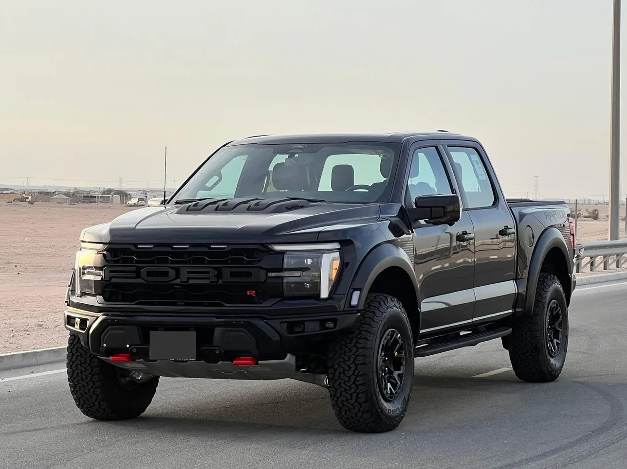 Ford  Raptor  R  2024  Automatic  0 Km  8 Cylinder  Four Wheel Drive (4WD)  Pick Up  Black  With Warranty