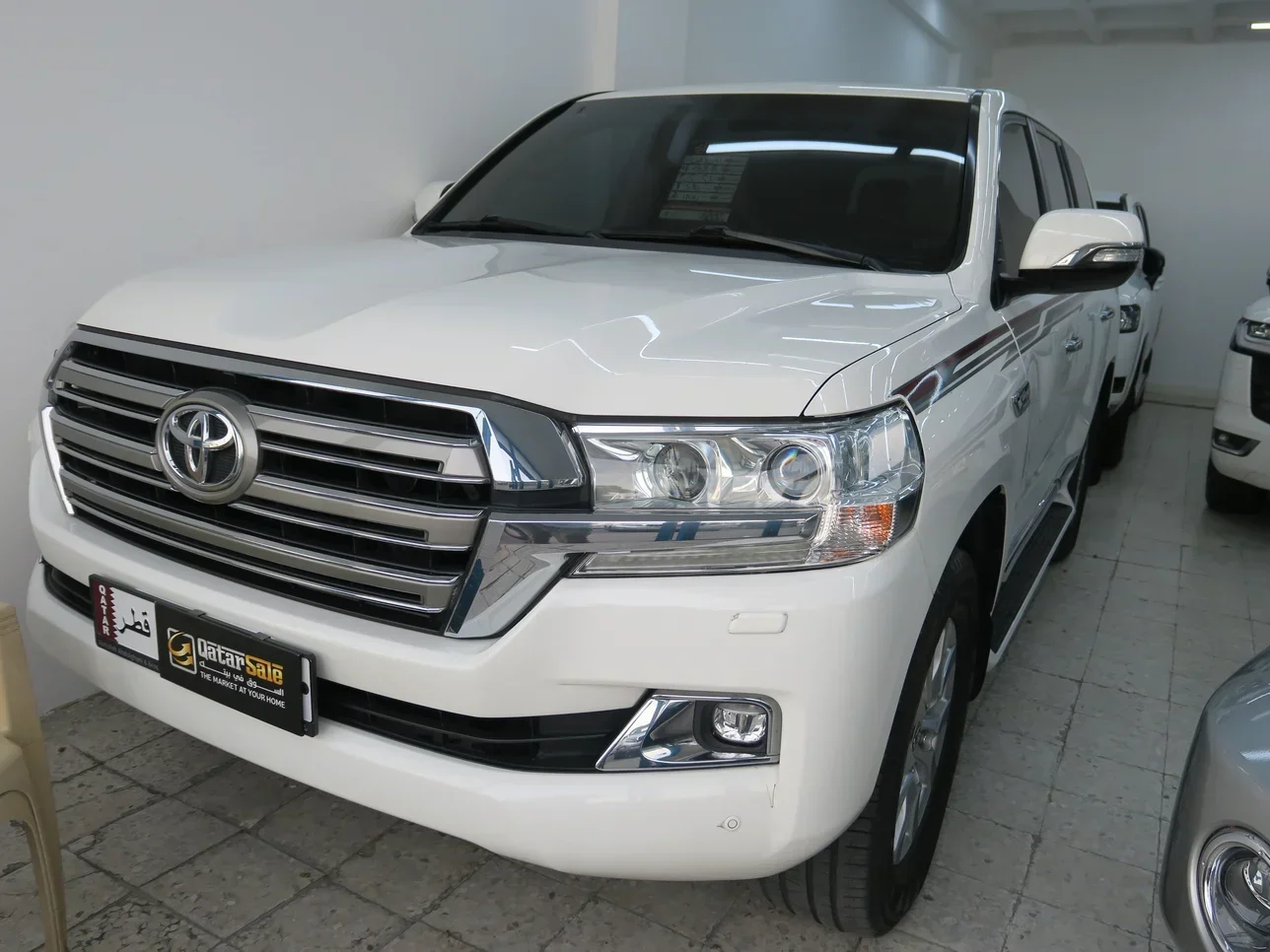 Toyota  Land Cruiser  GXR  2021  Automatic  84,000 Km  6 Cylinder  Four Wheel Drive (4WD)  SUV  White