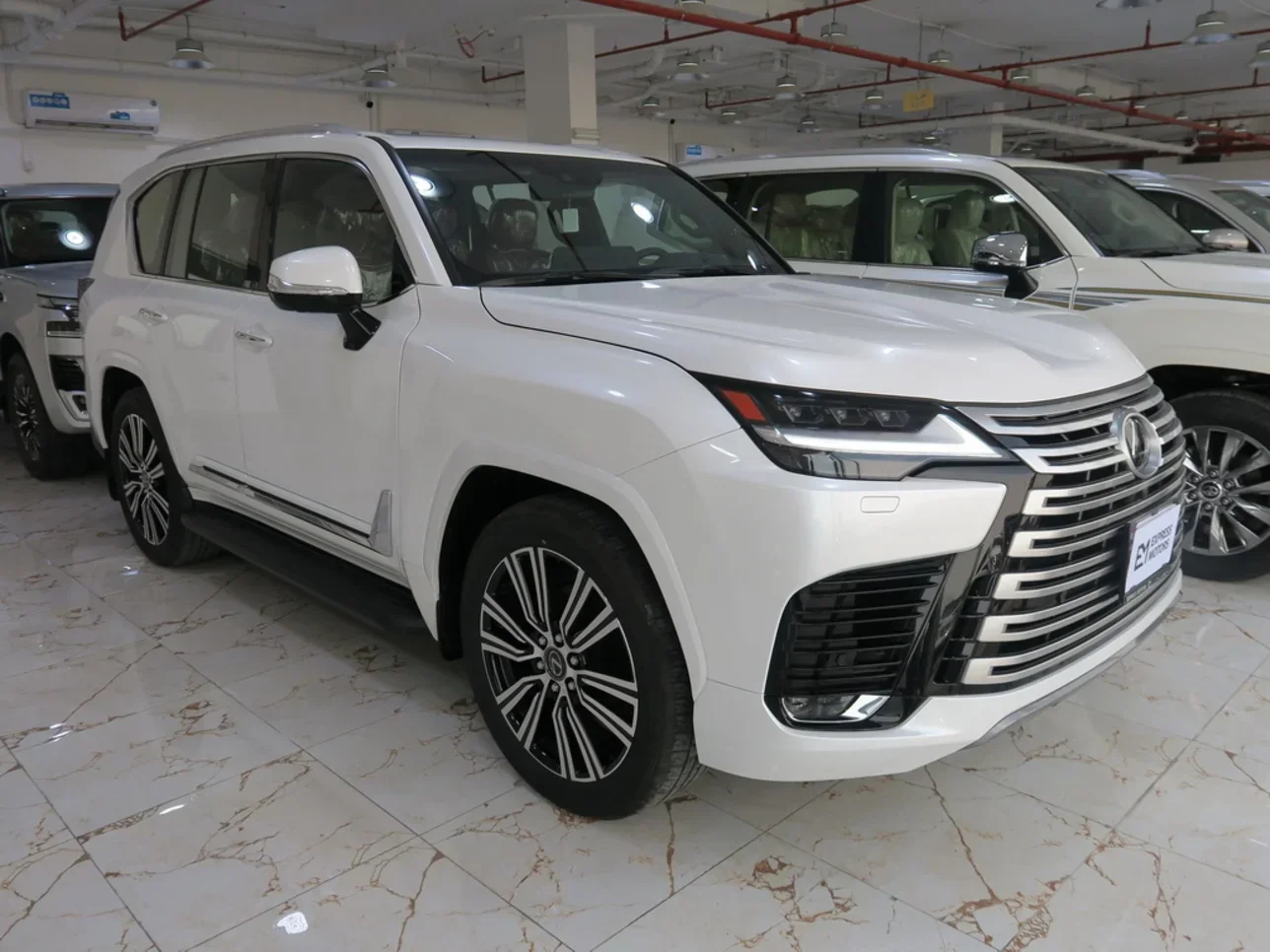 Lexus  LX  600 Luxury  2024  Automatic  0 Km  6 Cylinder  Four Wheel Drive (4WD)  SUV  White  With Warranty