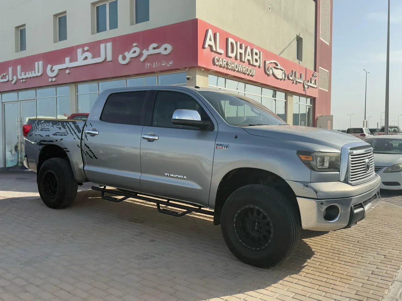 Toyota  Tundra  Platinum  2012  Automatic  343,000 Km  8 Cylinder  Four Wheel Drive (4WD)  Pick Up  Silver