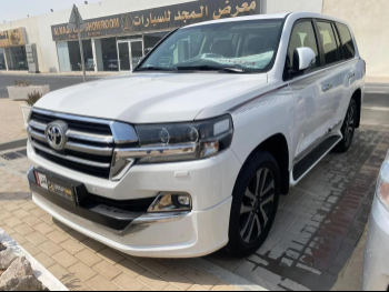 Toyota  Land Cruiser  GXR  2019  Automatic  189,000 Km  8 Cylinder  Four Wheel Drive (4WD)  SUV  White