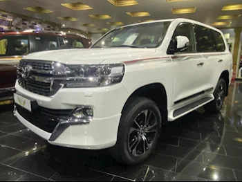  Toyota  Land Cruiser  GXR- Grand Touring  2021  Automatic  73,000 Km  8 Cylinder  Four Wheel Drive (4WD)  SUV  White  With Warranty