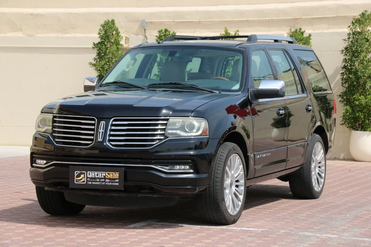 Lincoln  Navigator  2016  Automatic  150,000 Km  6 Cylinder  Four Wheel Drive (4WD)  SUV  Black  With Warranty