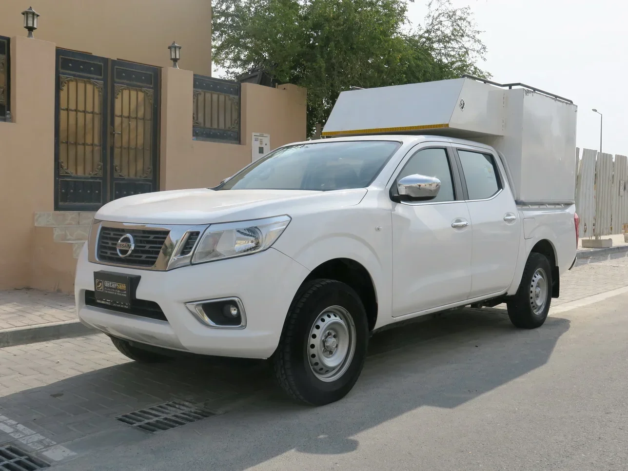 Nissan  Navara  2021  Automatic  27,000 Km  4 Cylinder  Rear Wheel Drive (RWD)  Pick Up  White