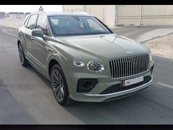 Bentley  Bentayga  2023  Automatic  2,900 Km  12 Cylinder  Four Wheel Drive (4WD)  SUV  Green  With Warranty