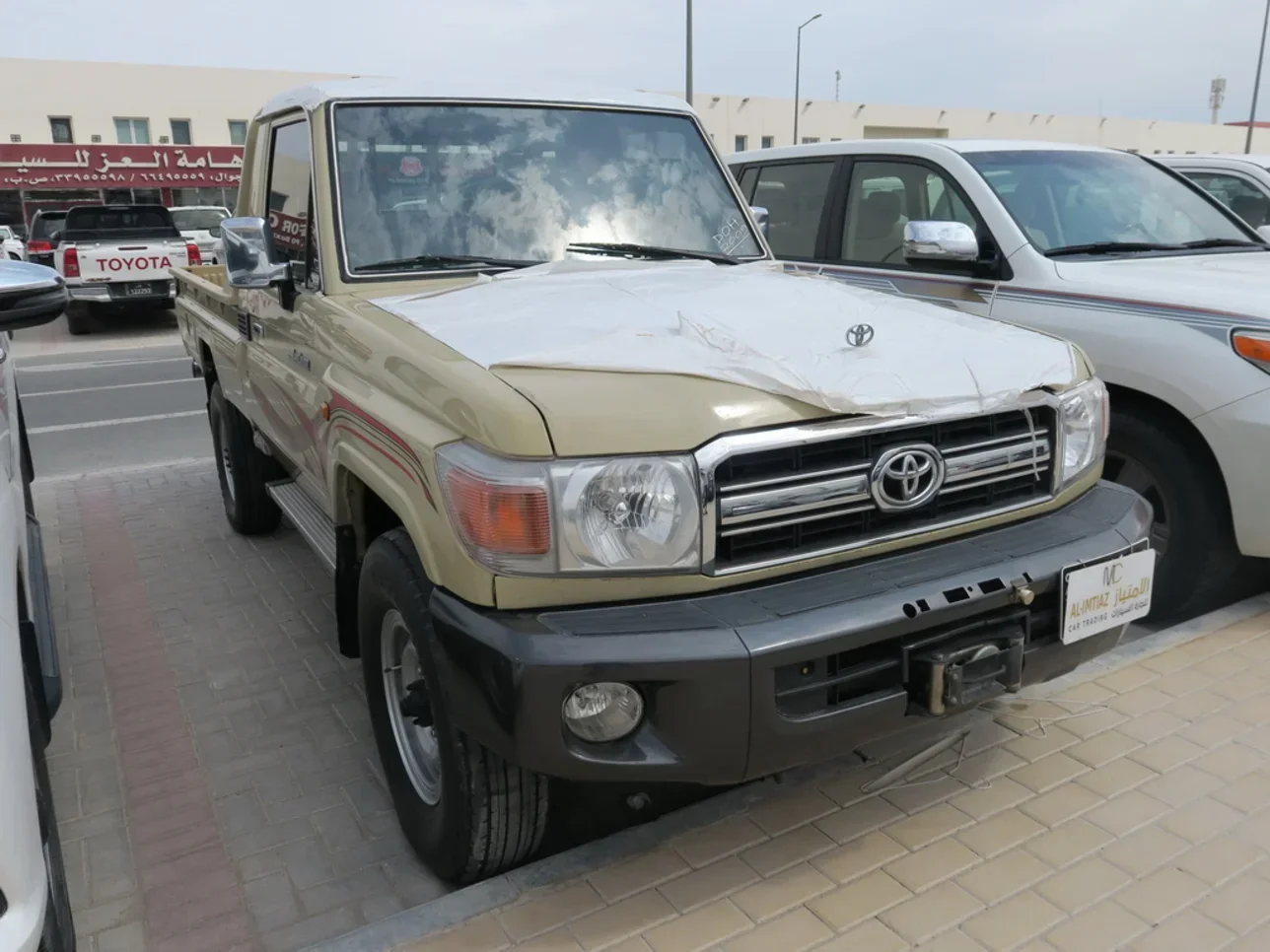 Toyota  Land Cruiser  LX  2008  Manual  185,000 Km  6 Cylinder  Four Wheel Drive (4WD)  Pick Up  Beige