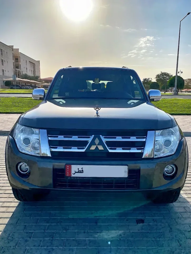 Mitsubishi  Pajero  3.8 Gold Edition  2014  Automatic  157,000 Km  6 Cylinder  Four Wheel Drive (4WD)  SUV  Bronze