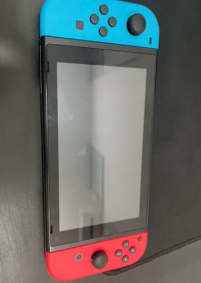 Video Games Consoles - Nintendo  - Nintendo Switch  -Included Controllers: 2