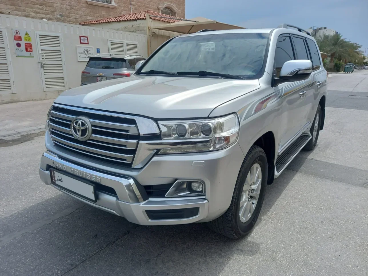 Toyota  Land Cruiser  GXR  2017  Automatic  172,000 Km  8 Cylinder  Four Wheel Drive (4WD)  SUV  Silver