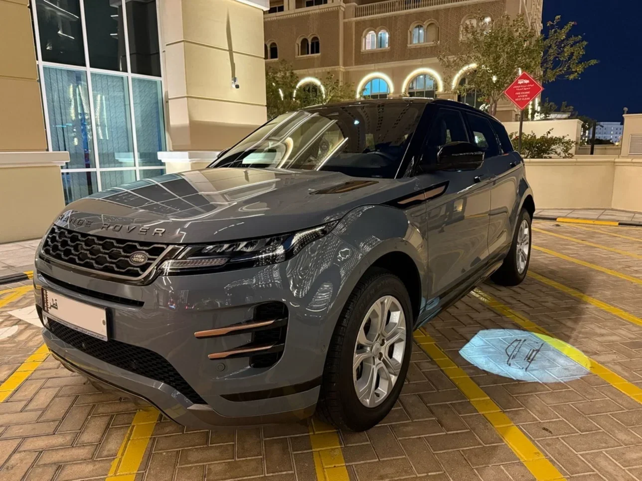 Land Rover  Evoque  R-Dynamic  2021  Automatic  29,000 Km  4 Cylinder  Four Wheel Drive (4WD)  SUV  Gray  With Warranty