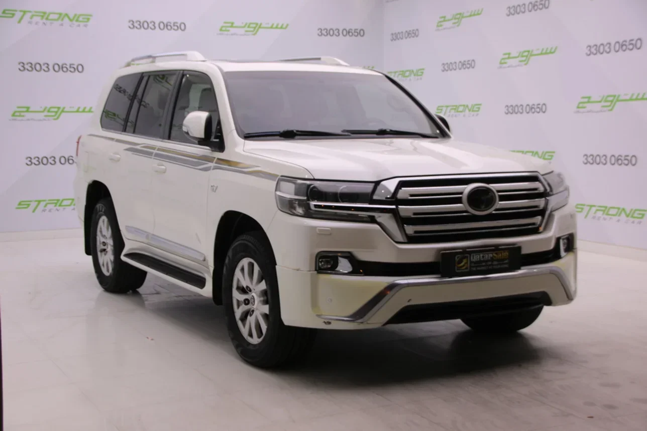 Toyota  Land Cruiser  VXR  2018  Automatic  131,000 Km  8 Cylinder  Four Wheel Drive (4WD)  SUV  White