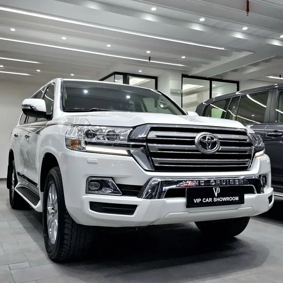 Toyota  Land Cruiser  GXR  2018  Automatic  232,000 Km  8 Cylinder  Four Wheel Drive (4WD)  SUV  White