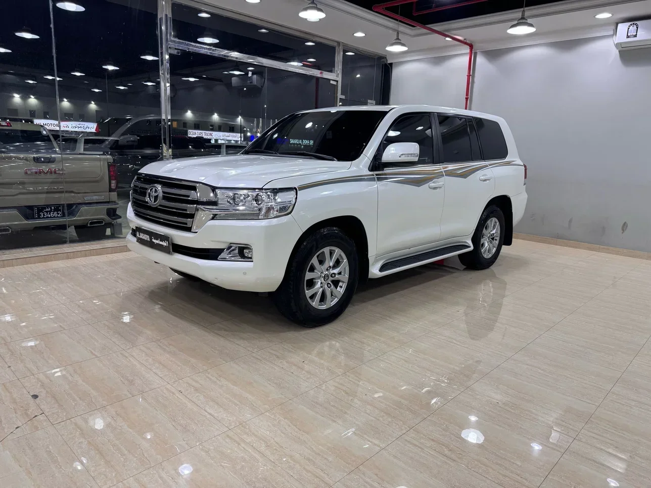 Toyota  Land Cruiser  VXR  2016  Automatic  265,000 Km  8 Cylinder  Four Wheel Drive (4WD)  SUV  White