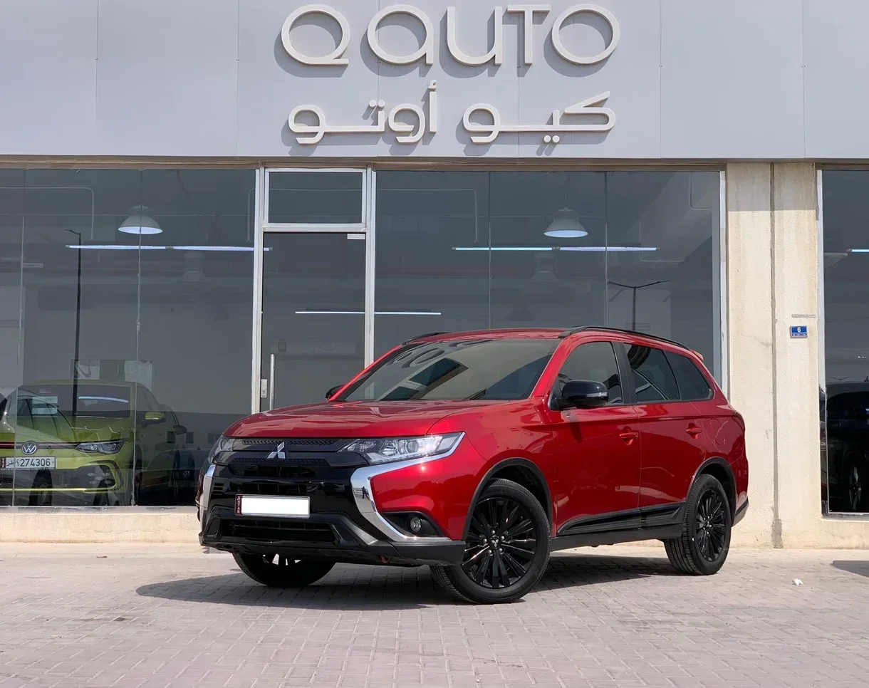 Mitsubishi  Outlander  2023  Automatic  11,000 Km  4 Cylinder  Four Wheel Drive (4WD)  SUV  Red  With Warranty