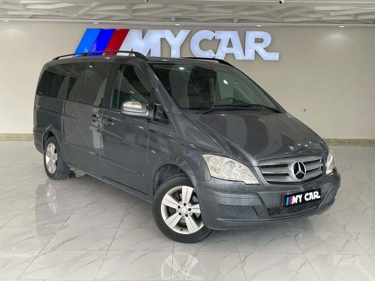 Mercedes-Benz  Viano  2013  Automatic  70,000 Km  6 Cylinder  Rear Wheel Drive (RWD)  Van / Bus  Gray