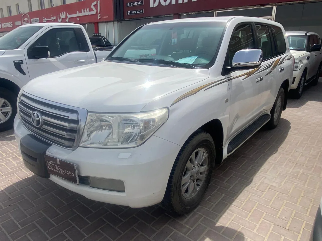 Toyota  Land Cruiser  GXR  2011  Automatic  505,000 Km  8 Cylinder  Four Wheel Drive (4WD)  SUV  White