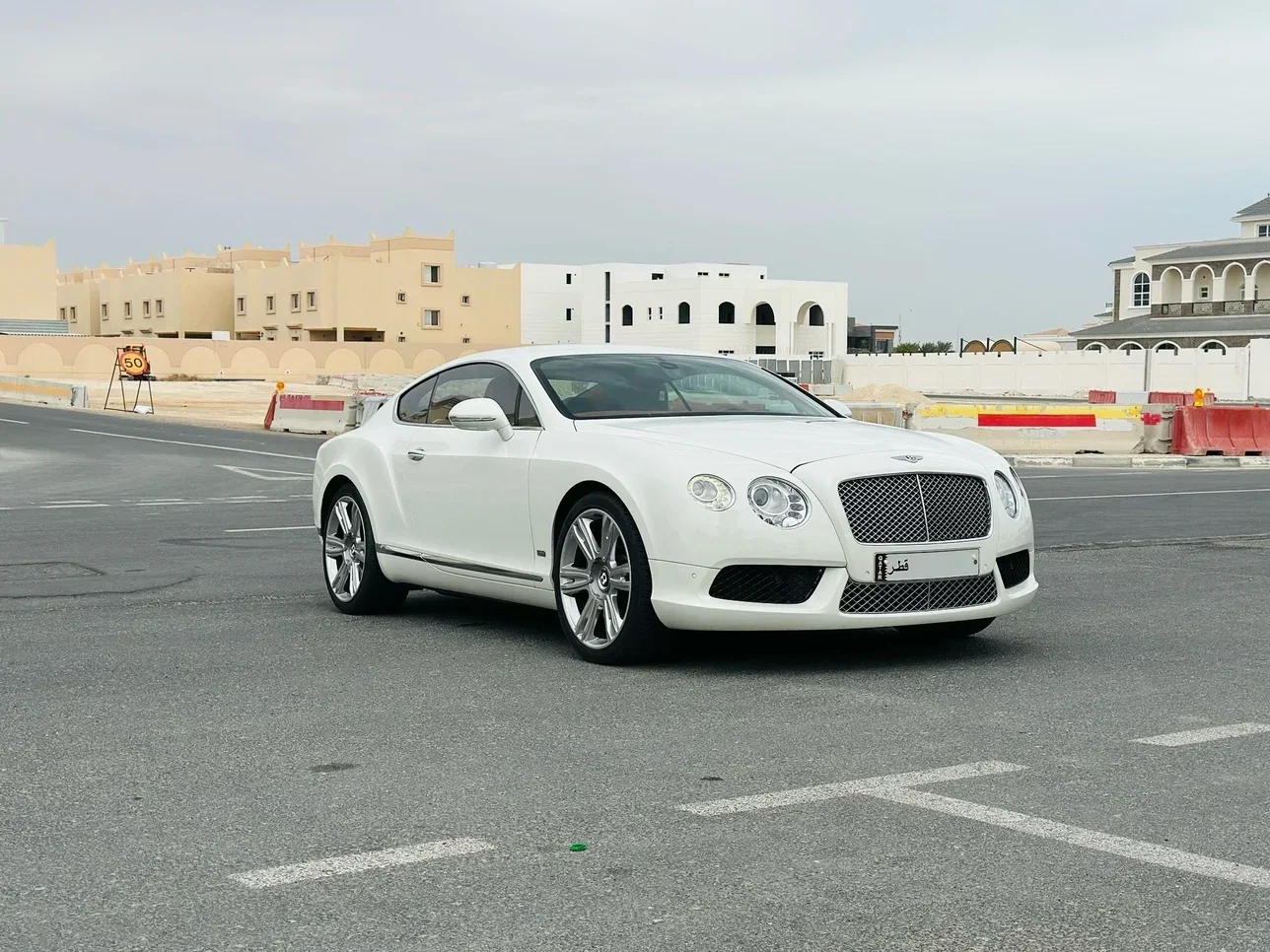 Bentley  Continental  GT  2015  Automatic  104,000 Km  8 Cylinder  All Wheel Drive (AWD)  Coupe / Sport  White