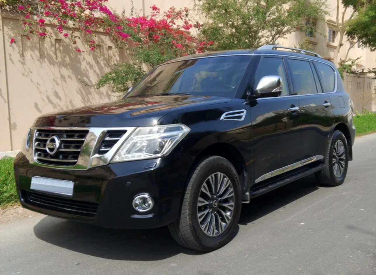 Nissan  Patrol  Platinum  2017  Automatic  259,000 Km  6 Cylinder  Four Wheel Drive (4WD)  SUV  Black