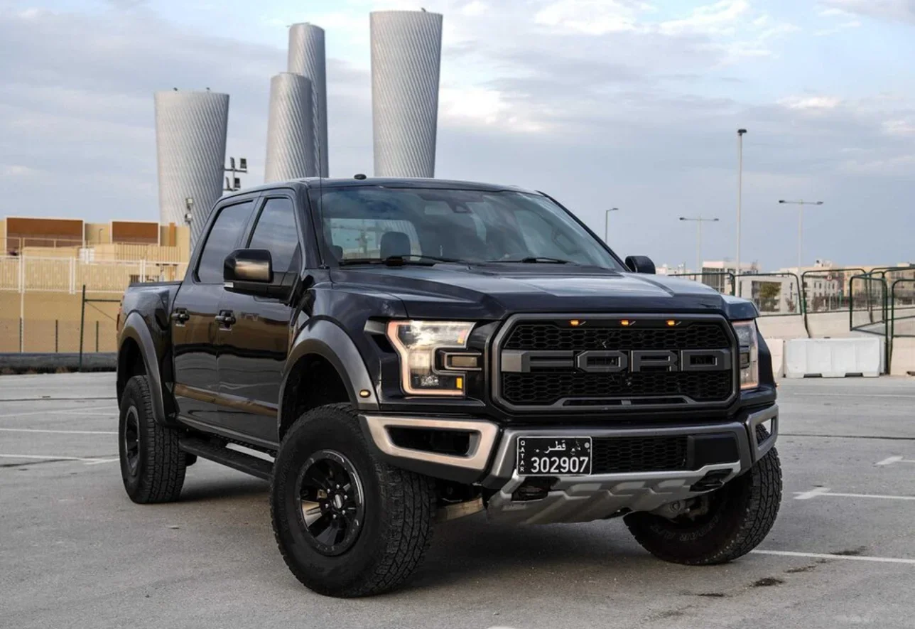 Ford  Raptor  SVT  2017  Automatic  95,000 Km  6 Cylinder  Four Wheel Drive (4WD)  Pick Up  Black
