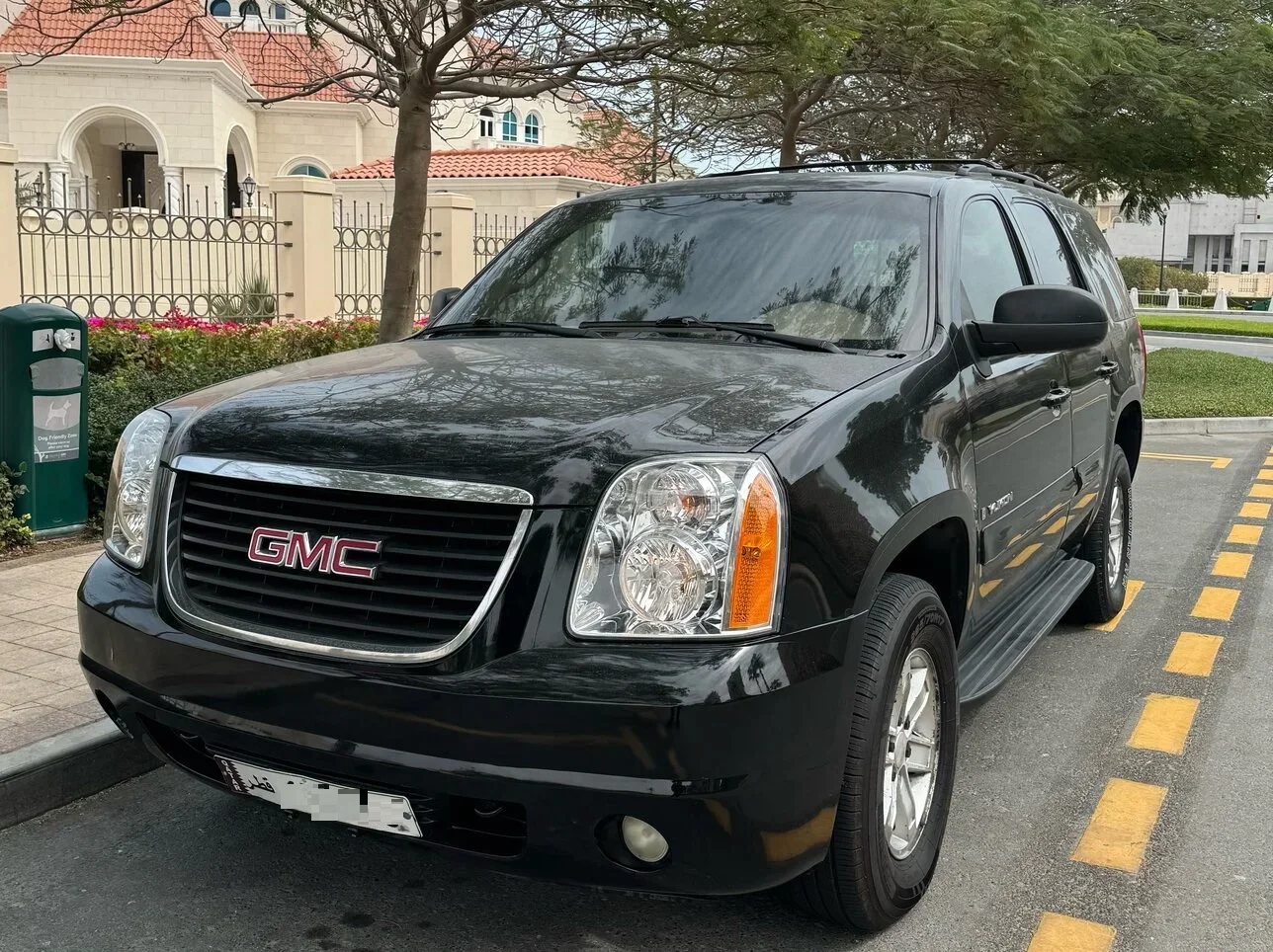 GMC  Yukon  SLE  2009  Automatic  206,000 Km  8 Cylinder  All Wheel Drive (AWD)  SUV  Black