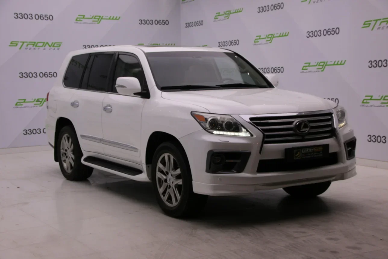 Lexus  LX  570  2014  Automatic  236,000 Km  8 Cylinder  Four Wheel Drive (4WD)  SUV  White