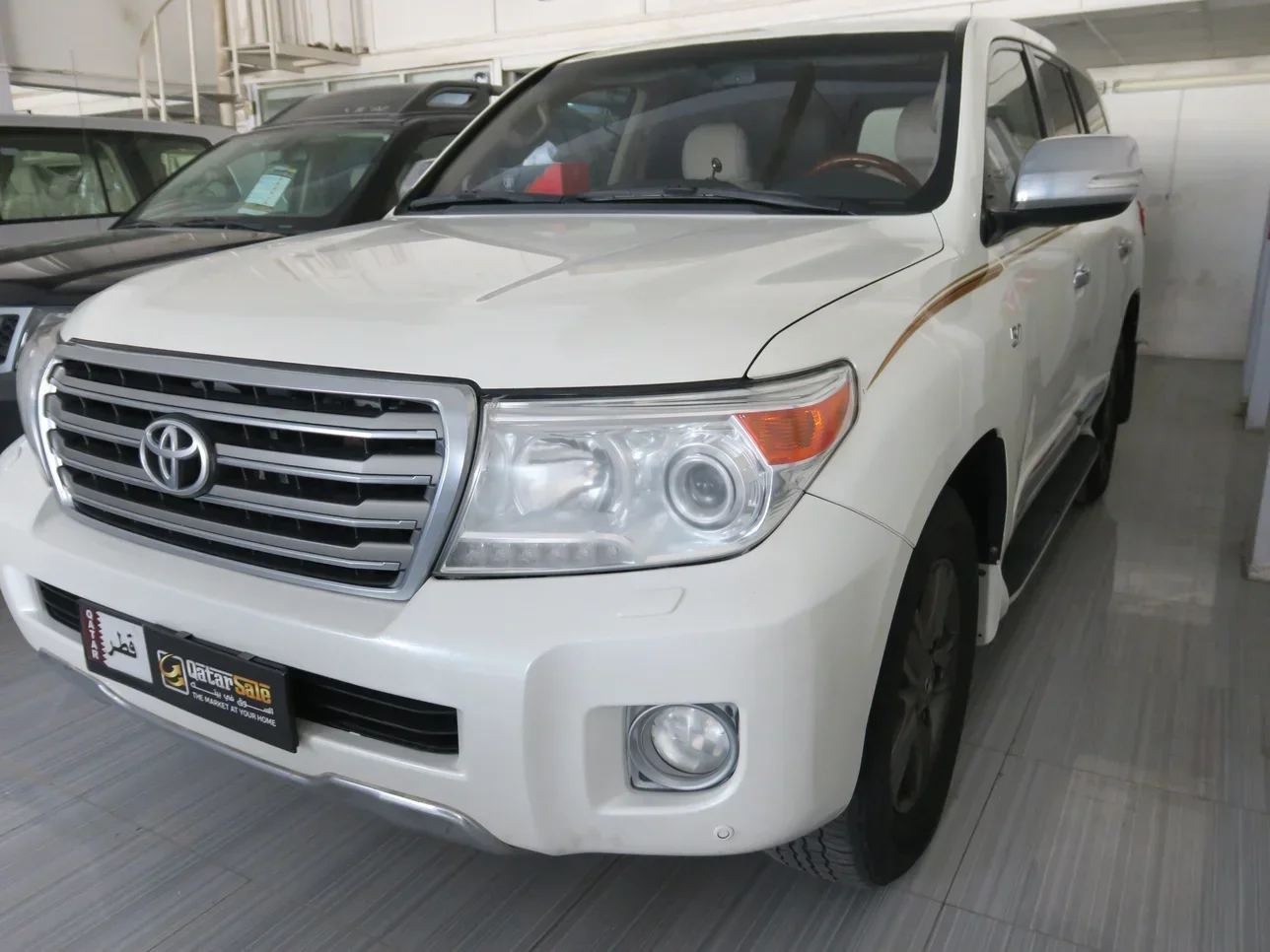 Toyota  Land Cruiser  VXR  2014  Automatic  346,000 Km  8 Cylinder  Four Wheel Drive (4WD)  SUV  White