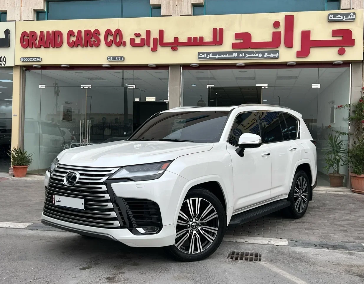 Lexus  LX  600 Luxury  2023  Automatic  46,000 Km  6 Cylinder  Four Wheel Drive (4WD)  SUV  White  With Warranty