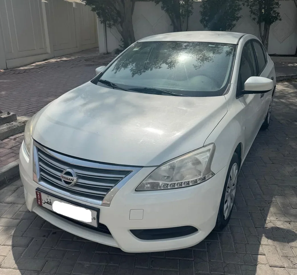 Nissan  Sentra  2018  Automatic  183,000 Km  4 Cylinder  Sedan  White