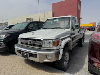 Toyota  Land Cruiser  LX  2019  Manual  248,000 Km  6 Cylinder  Four Wheel Drive (4WD)  Pick Up  White