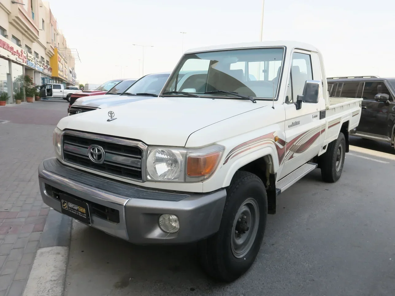 Toyota  Land Cruiser  LX  2008  Manual  30,000 Km  6 Cylinder  Four Wheel Drive (4WD)  Pick Up  White