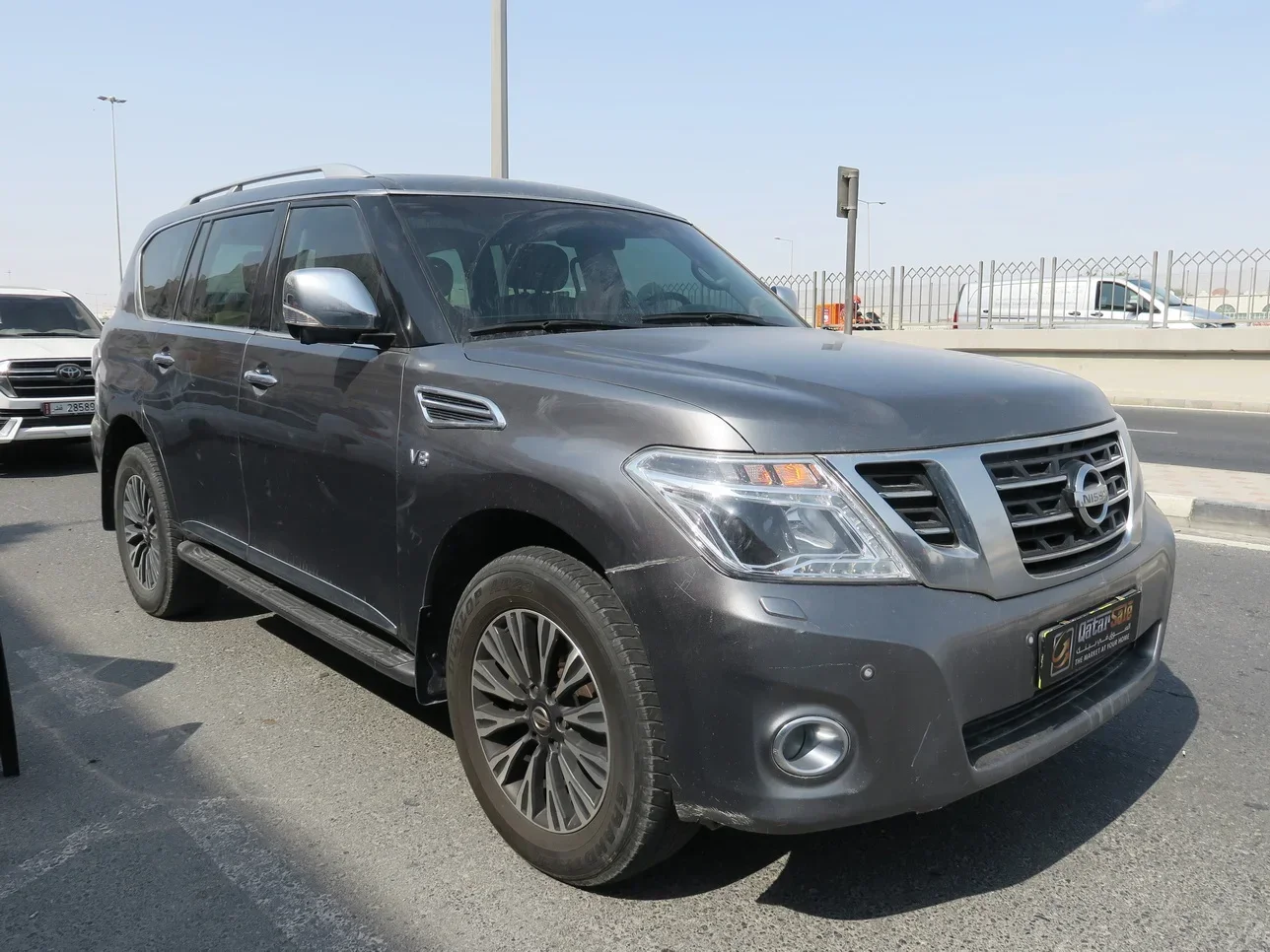 Nissan  Patrol  Platinum  2015  Automatic  366,000 Km  8 Cylinder  Four Wheel Drive (4WD)  SUV  Gray