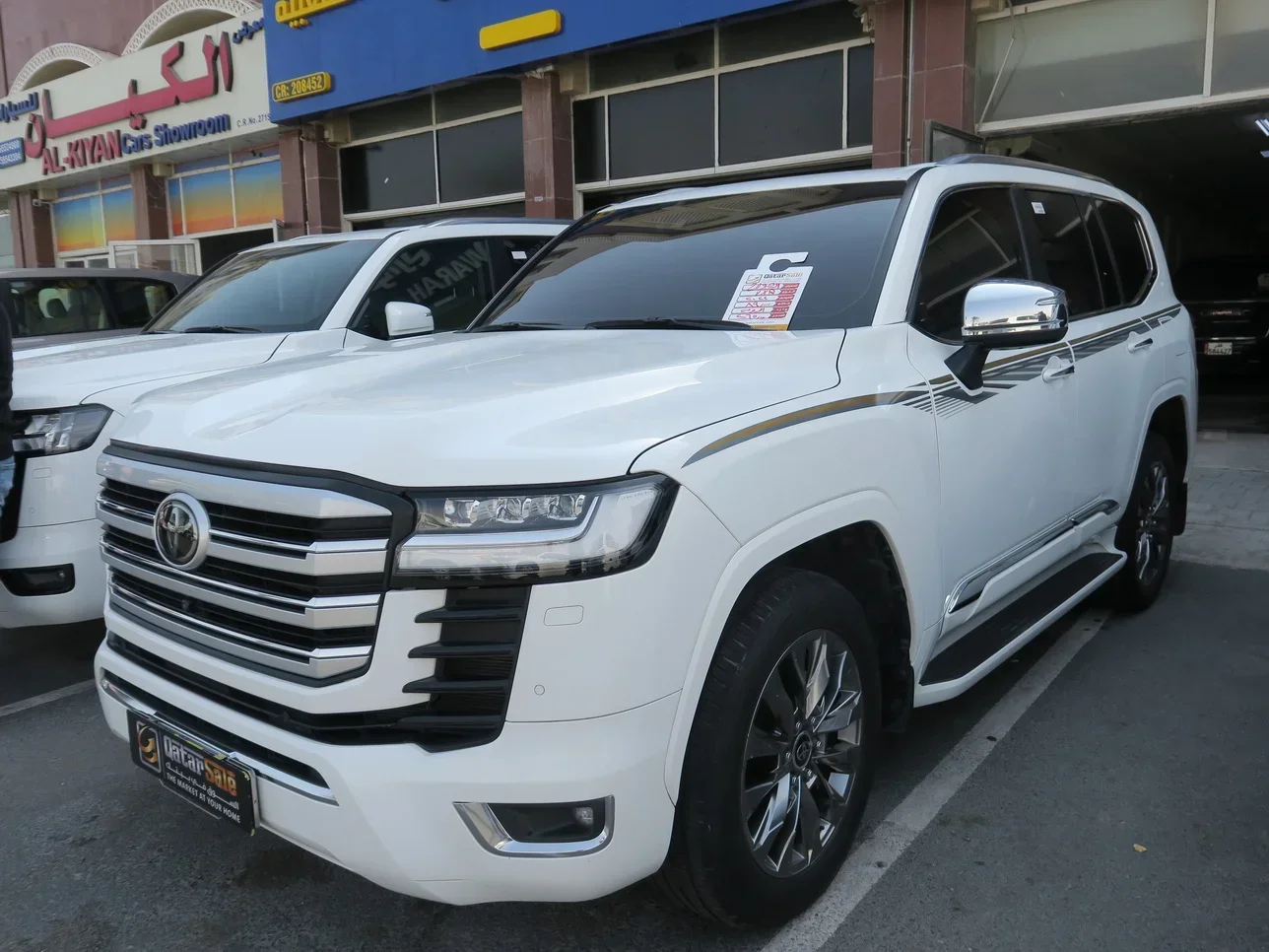 Toyota  Land Cruiser  VXR Twin Turbo  2022  Automatic  89,000 Km  6 Cylinder  Four Wheel Drive (4WD)  SUV  White  With Warranty