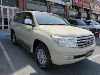 Toyota  Land Cruiser  VXR  2009  Automatic  114,000 Km  8 Cylinder  Four Wheel Drive (4WD)  SUV  Beige