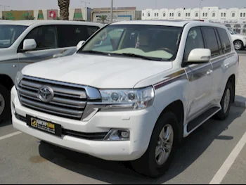  Toyota  Land Cruiser  GXR  2016  Automatic  250,000 Km  6 Cylinder  Four Wheel Drive (4WD)  SUV  White  With Warranty