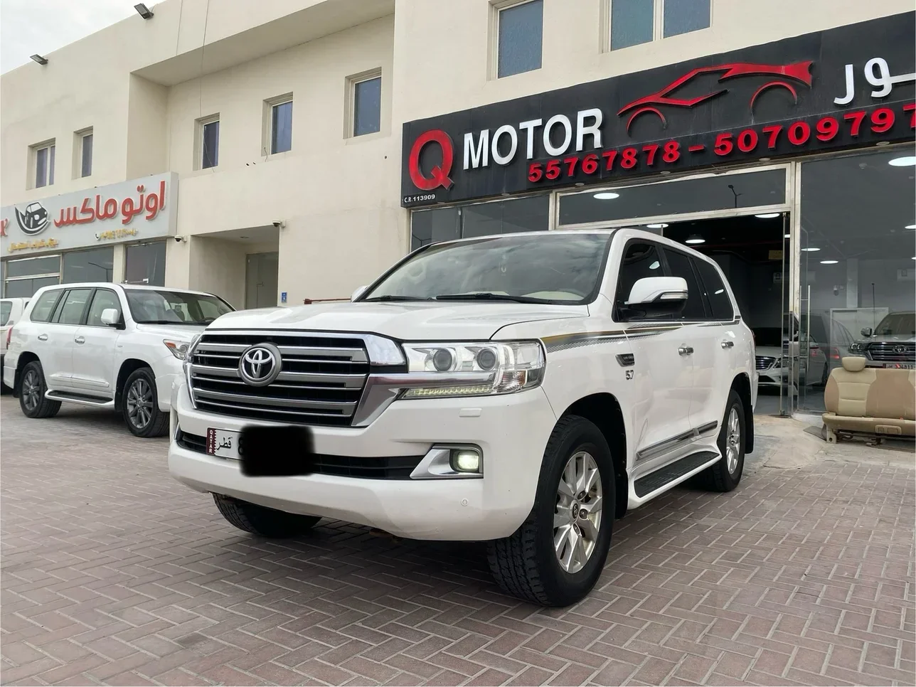 Toyota  Land Cruiser  VXR  2020  Automatic  186,000 Km  8 Cylinder  Four Wheel Drive (4WD)  SUV  White