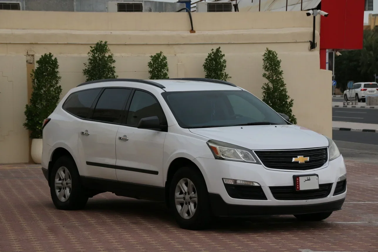 Chevrolet  Traverse  2017  Automatic  75,000 Km  6 Cylinder  Four Wheel Drive (4WD)  SUV  White