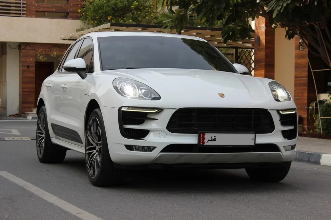 Porsche  Macan  S  2015  Automatic  67,000 Km  6 Cylinder  Four Wheel Drive (4WD)  SUV  White