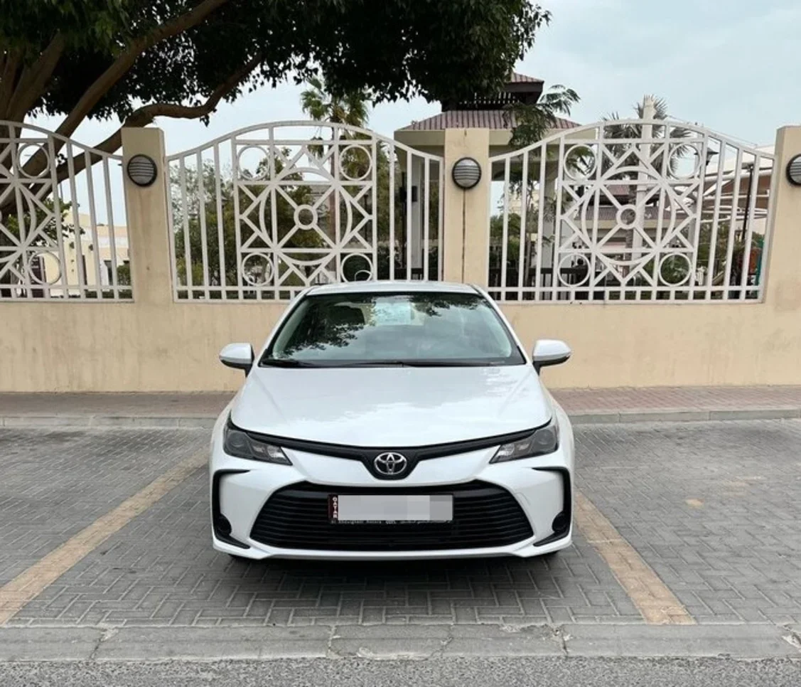 Toyota  Corolla  XLI  2024  Automatic  0 Km  4 Cylinder  Front Wheel Drive (FWD)  Sedan  White  With Warranty