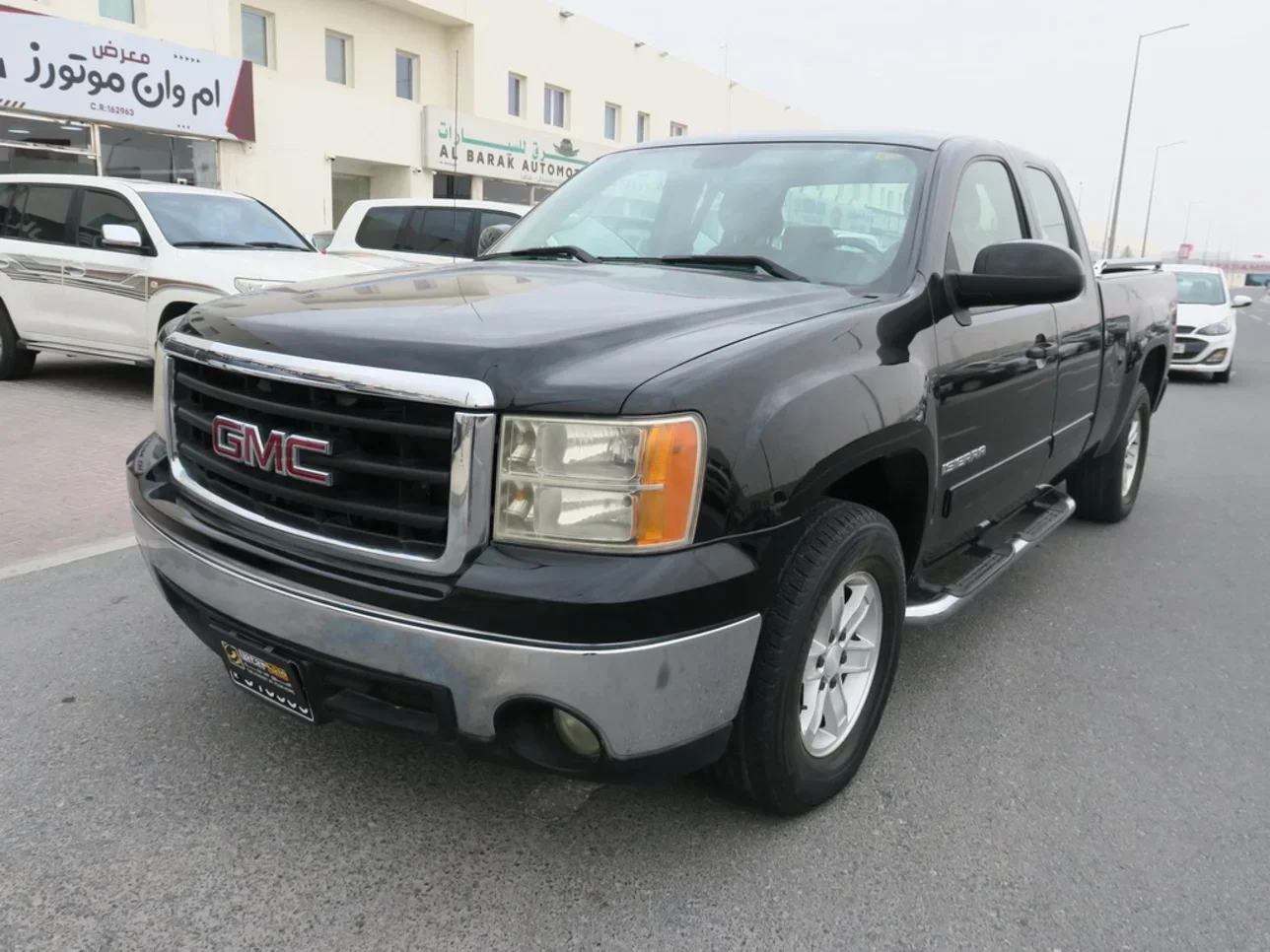 GMC  Sierra  1500  2007  Automatic  70,000 Km  8 Cylinder  Four Wheel Drive (4WD)  Pick Up  Black