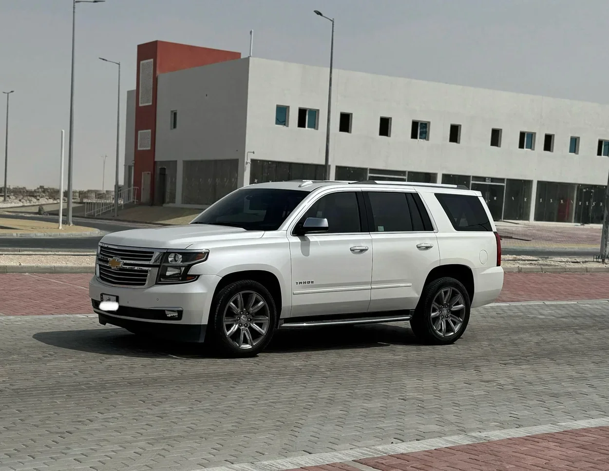 Chevrolet  Tahoe  LTZ  2016  Automatic  152,000 Km  8 Cylinder  Four Wheel Drive (4WD)  SUV  White