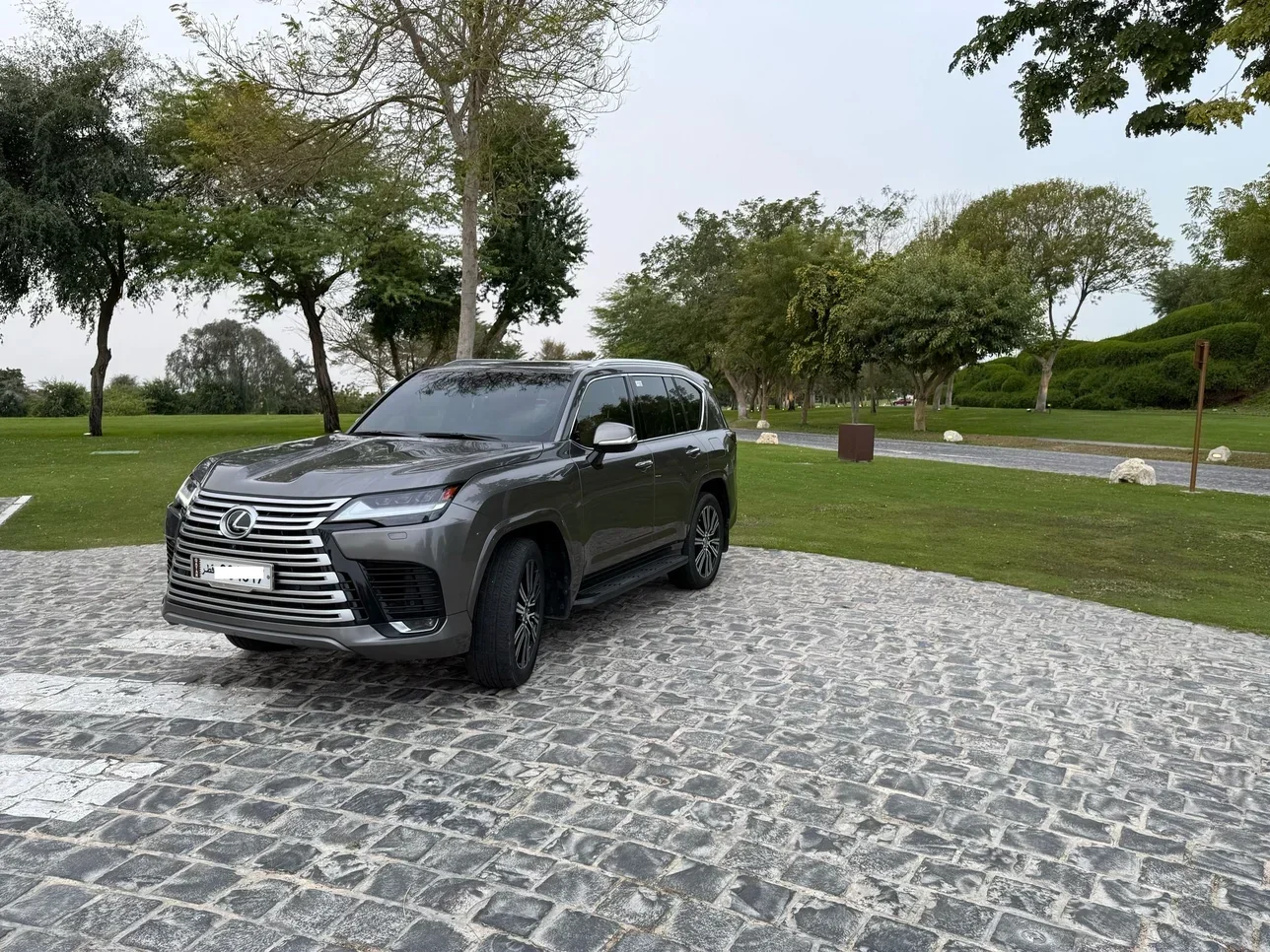 Lexus  LX 570  SUV 4x4  Grey  2024