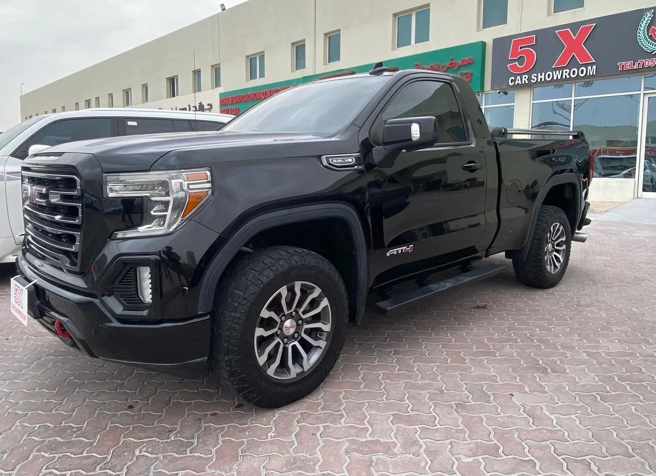 GMC  Sierra  AT4  2019  Automatic  158,000 Km  8 Cylinder  Four Wheel Drive (4WD)  Pick Up  Black