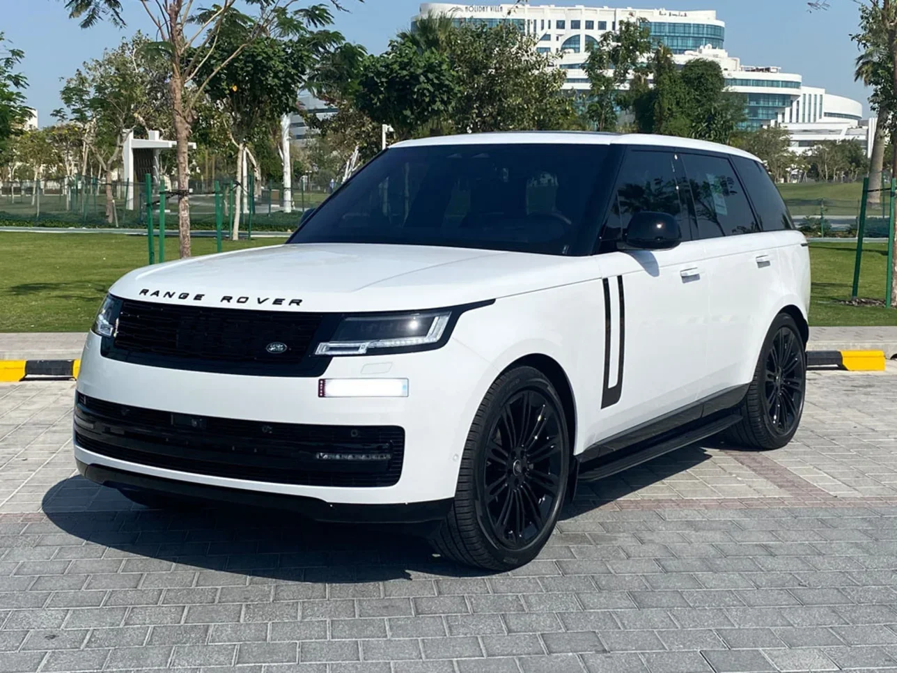 Land Rover  Range Rover  Vogue  2023  Automatic  41,000 Km  6 Cylinder  All Wheel Drive (AWD)  SUV  White  With Warranty