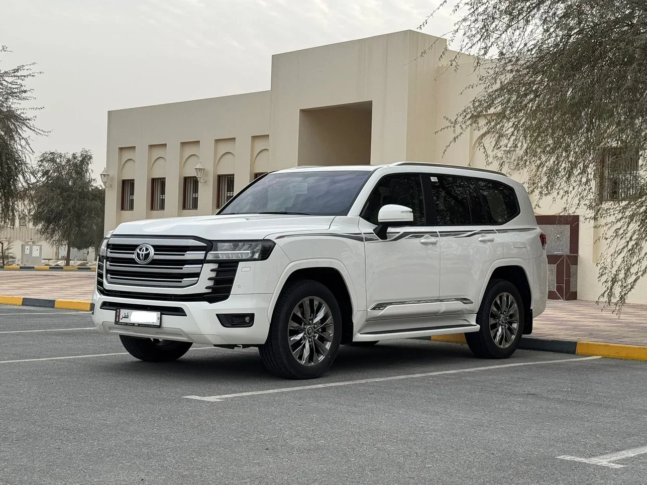 Toyota  Land Cruiser  GXR Twin Turbo  2024  Automatic  33,000 Km  6 Cylinder  Four Wheel Drive (4WD)  SUV  White  With Warranty