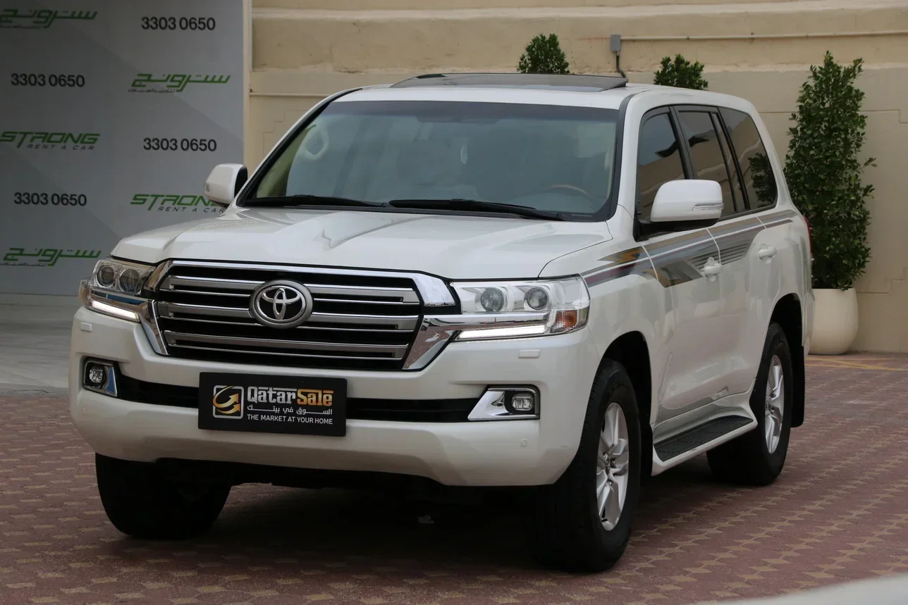 Toyota  Land Cruiser  GXR  2016  Automatic  145,000 Km  6 Cylinder  Four Wheel Drive (4WD)  SUV  White