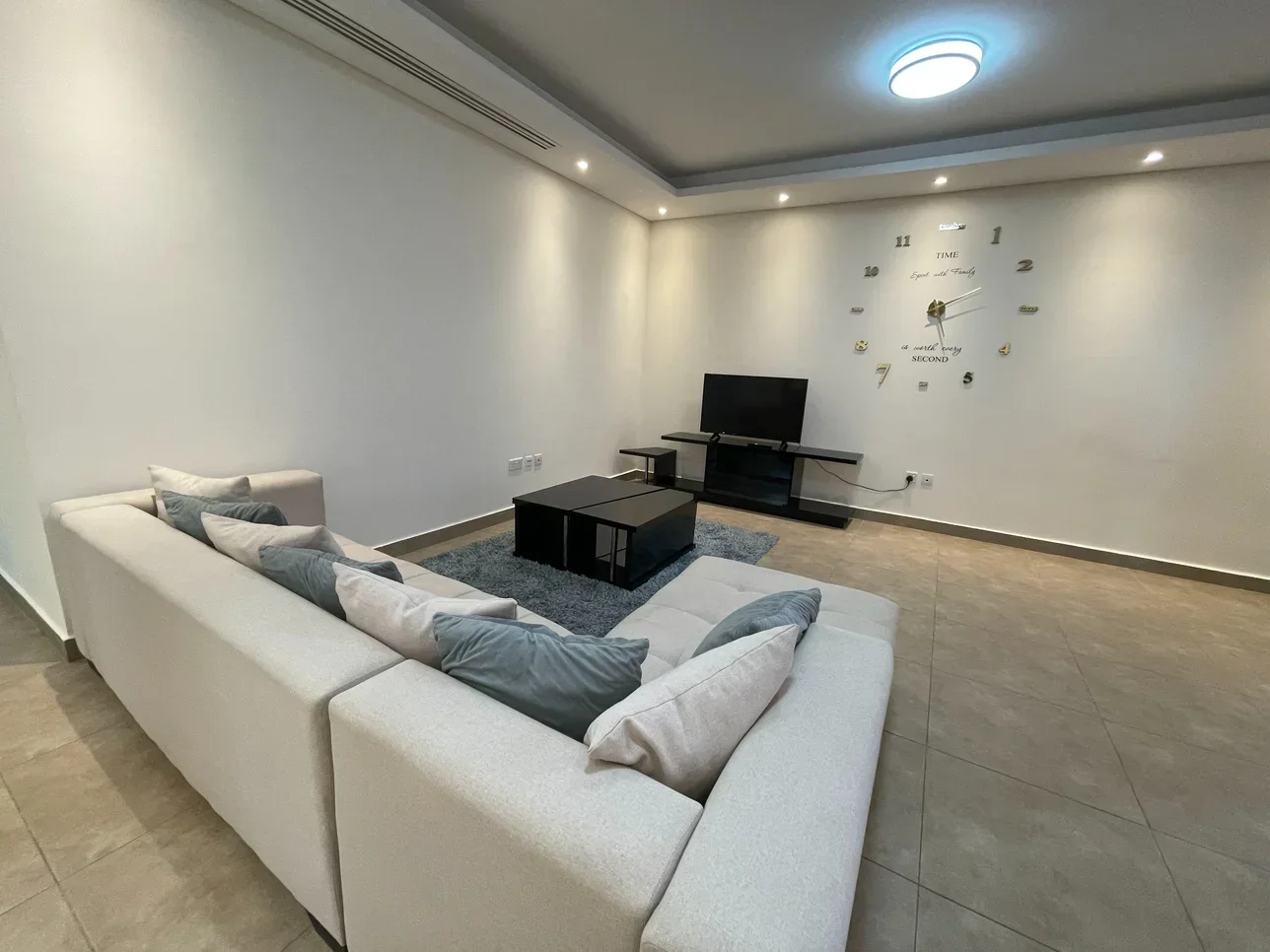 2 Bedrooms  Apartment  in Lusail -  Al Erkyah  Fully Furnished