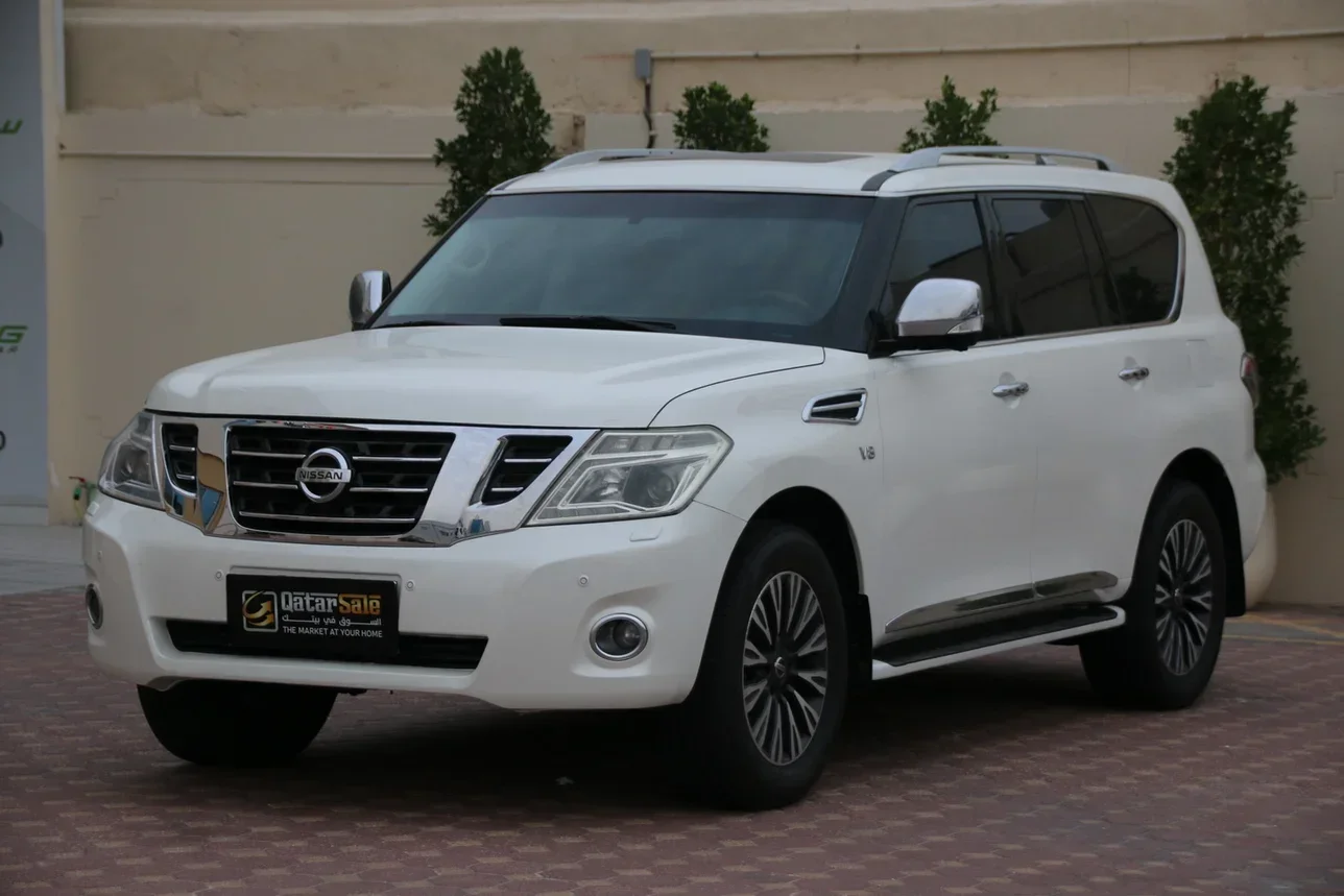 Nissan  Patrol  Platinum  2014  Automatic  230,000 Km  8 Cylinder  Four Wheel Drive (4WD)  SUV  White