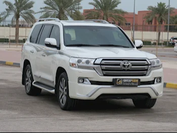 Toyota  Land Cruiser  VXS  2016  Automatic  178,000 Km  8 Cylinder  Four Wheel Drive (4WD)  SUV  White